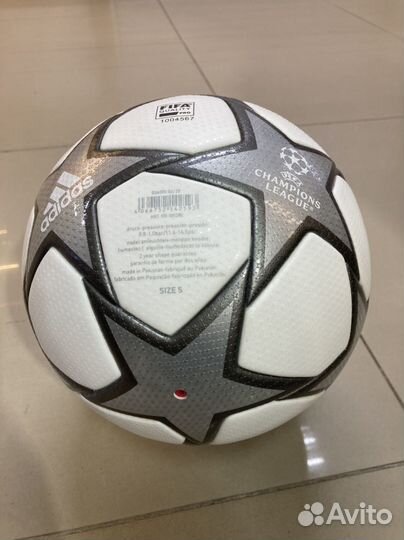 Футбольный мяч adidas лига чемпионов финал 2022