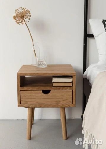 Тумба прикроватная из массива дуба