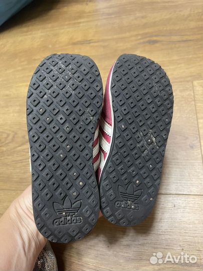 Кроссовки Adidas