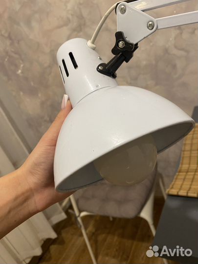 Лампа настольная для маникюра