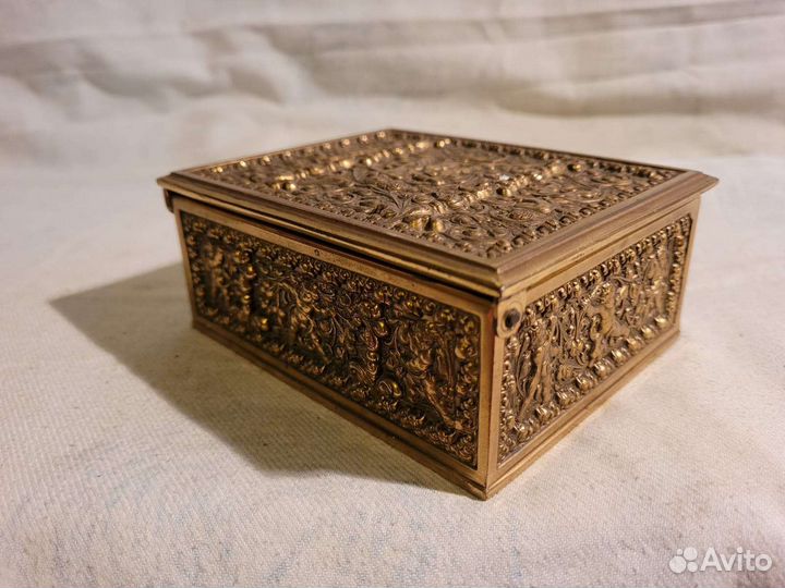 Антикварная Шкатулка