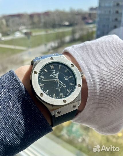 Часы мужские каарцевые Hublot