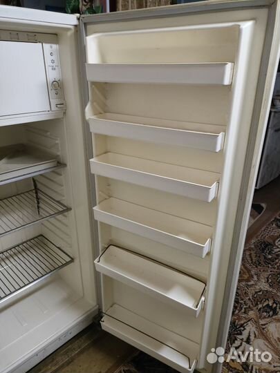 Холодильник Snaige бу