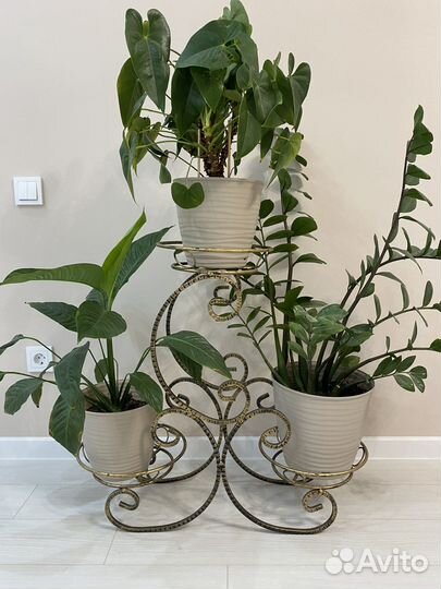 Подставка для цветов напольная металлическая