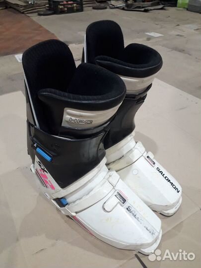 Горные лыжи Atomic, ботинки Salomon, палки, чехол
