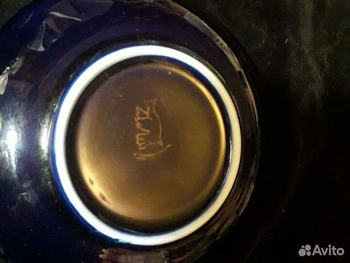 Чашки и блюдца разные