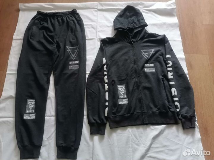 Спортивный костюм