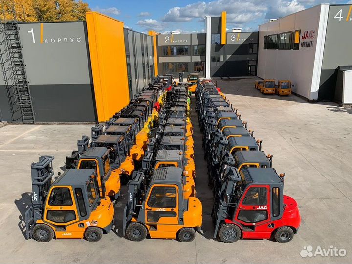 Бензиновый вилочный погрузчик JAC cpqd 30, 3 T