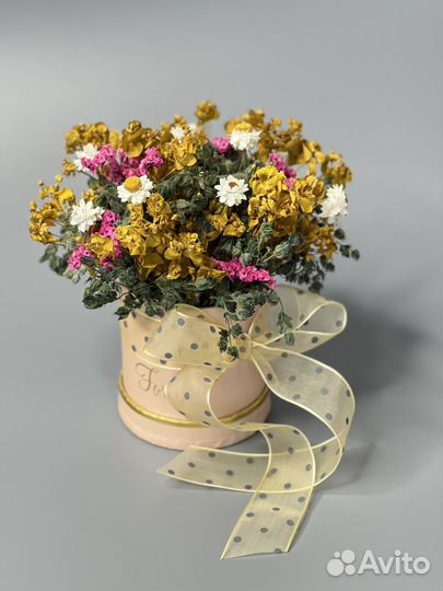 Букетики из сухоцветов в шляпных коробочках