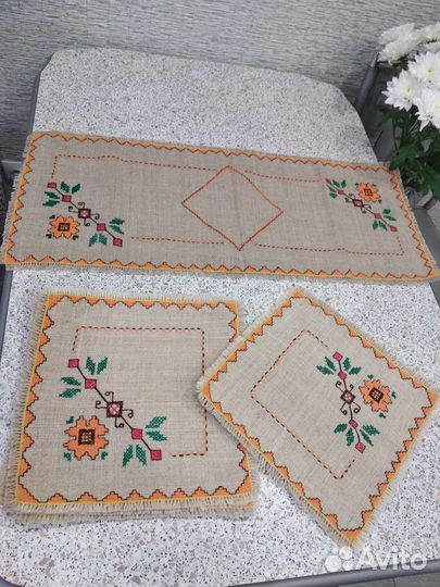 Салфетки и дорожка на стол