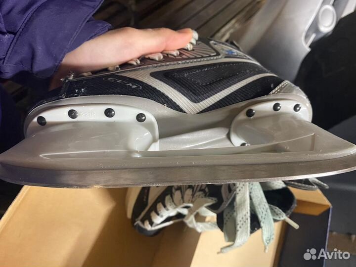 Коньки CCM vector 04 SR 10