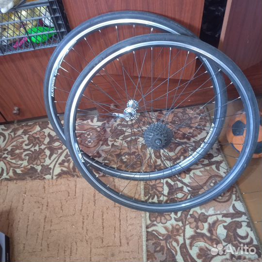 Пара колёс, переключатель, руль