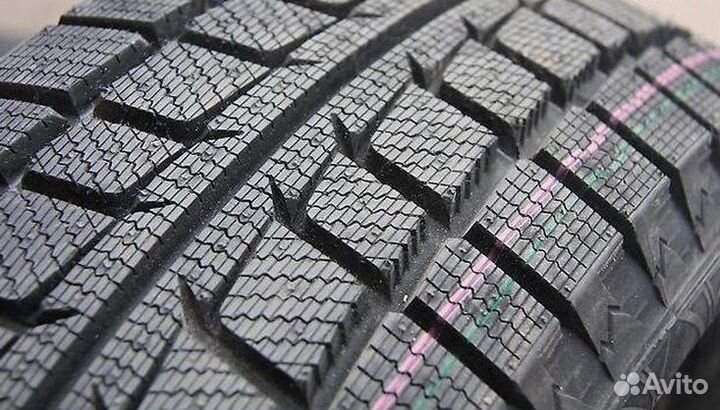 Westlake SW618 235/50 R18 101T