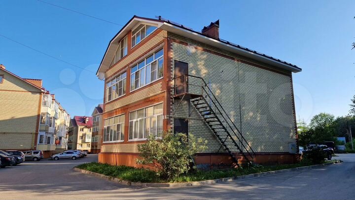 2-к. квартира, 48 м², 3/3 эт.