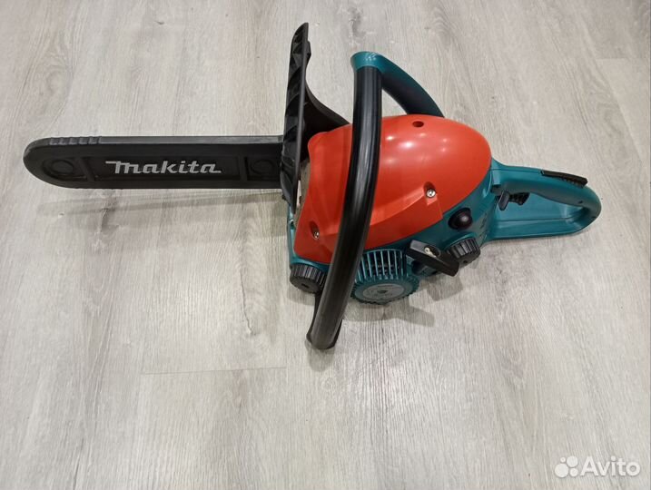 Бензопила makita