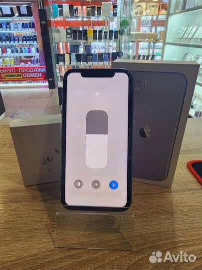 iPhone 11, 64 ГБ