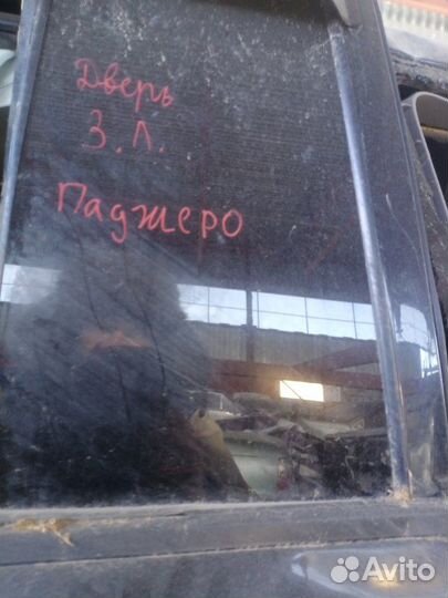 Стекло задней левая Mitsubishi Pajero sport 2