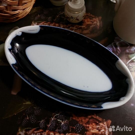 Овальное блюдо старое Дулево