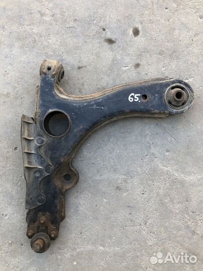 Рычаг передний левый Volkswagen passat b3