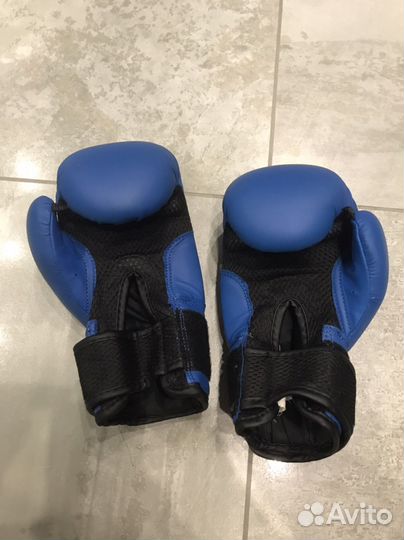 Боксерские перчатки