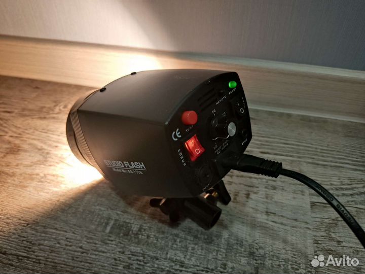 Студийная вспышка Falcon eyes ss-150b