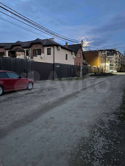 Таунхаус 90 м² на участке 8 сот.