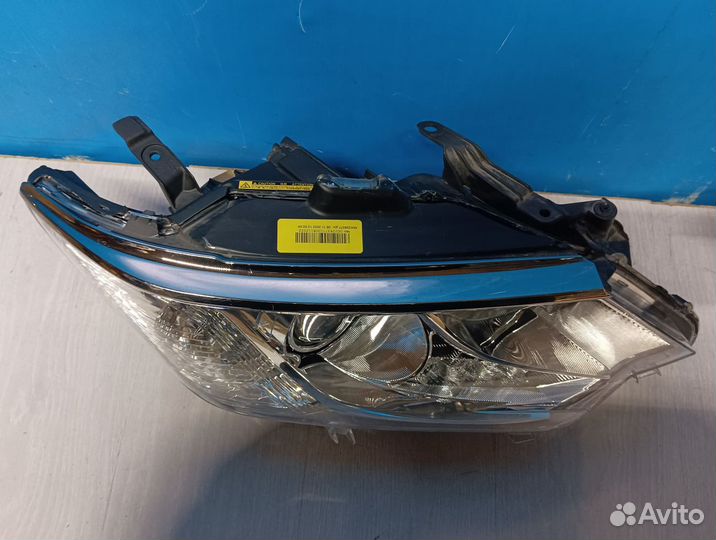 Фара правая Toyota Camry 7 хв50 11-17