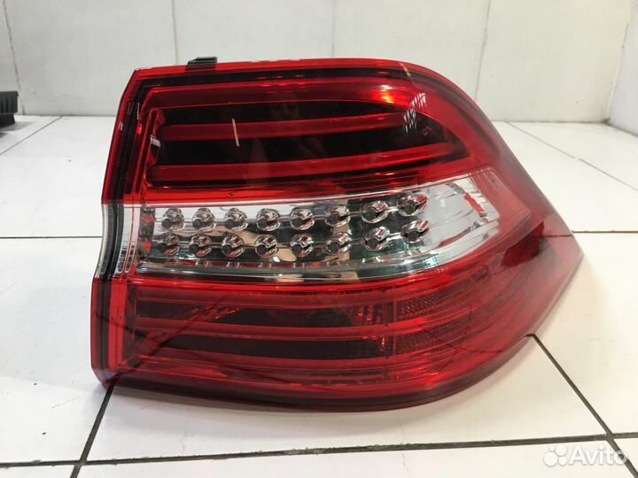 Фонарь задний наружный правый Mercedes-Benz M-Clas