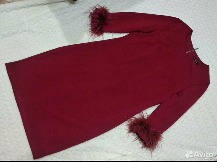 Платье с перьями 48 50