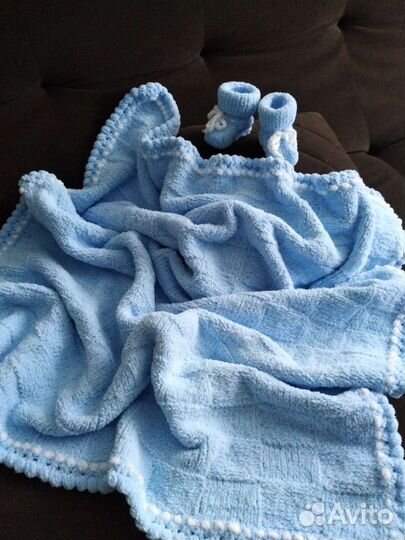 Плед детский вязаный и пинетки