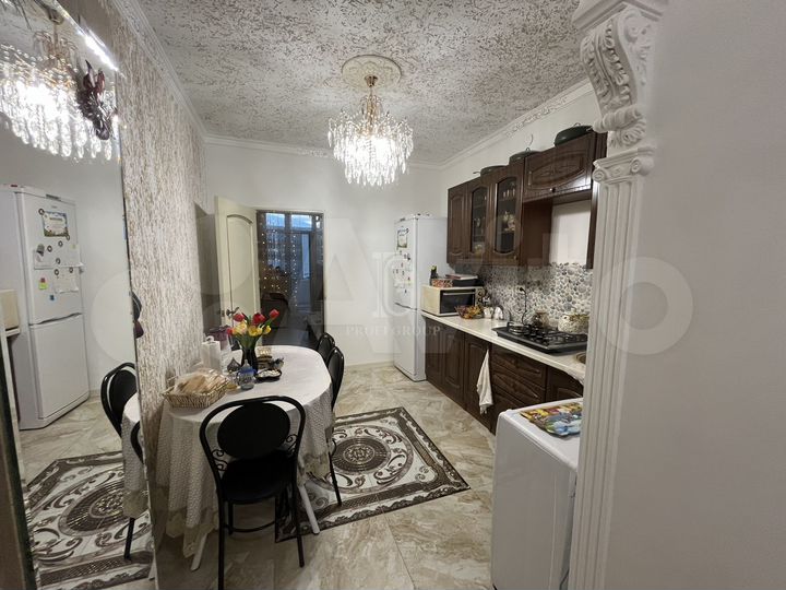 2-к. квартира, 53 м², 3/6 эт.