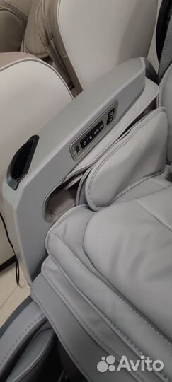 Массажное кресло Aura от Casada