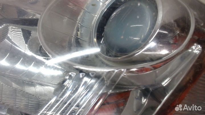 Фара (передняя) Toyota Avensis 3, 2010