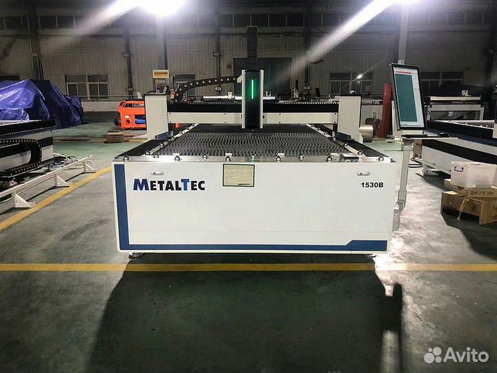 Оптоволоконный лазерный станок MetalTec 1530B (300