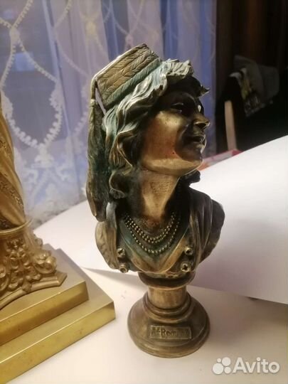 Антикварная бронза девушка