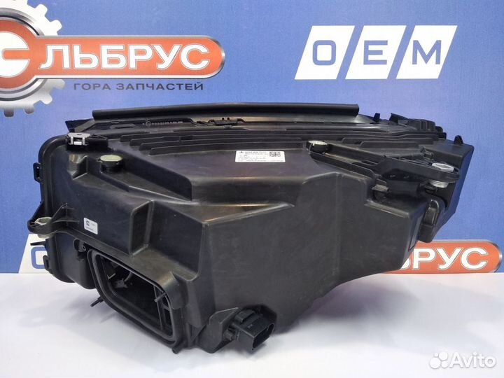 Фара правая GLC