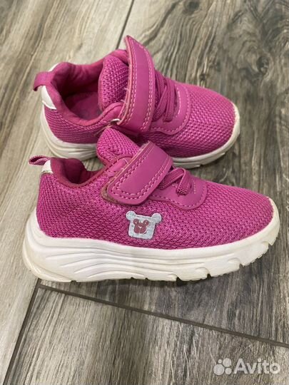 Кроссовки для девочки