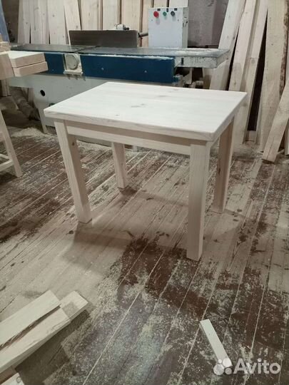 Кухонный стол