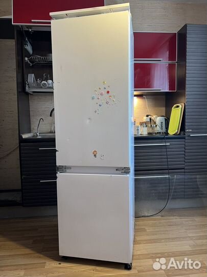 Холодильник Whirlpool
