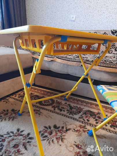 Детский стол и стул