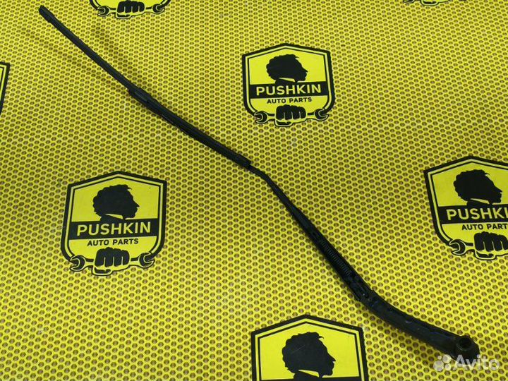 Поводок стеклоочистителя передний правый Renault
