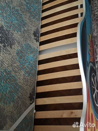 Детская кровать машина с матрасом