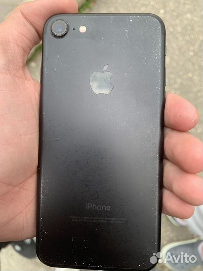 Телефон iPhone 7
