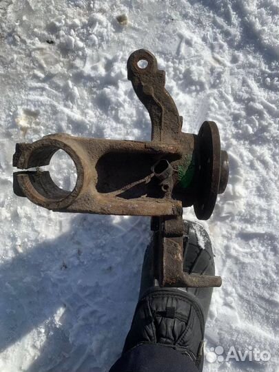 Левый поворотный кулак volkswagen polo