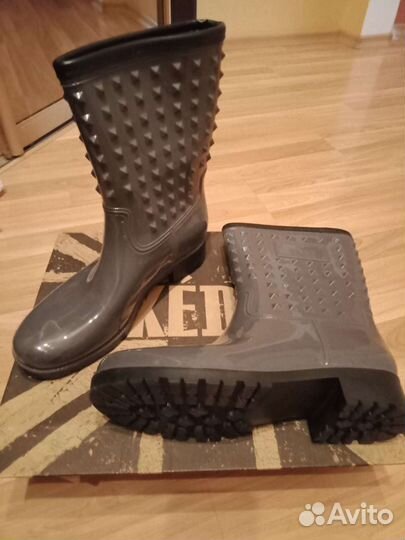 Резиновые сапоги