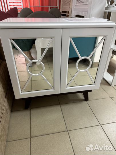 Тумба (эмаль)