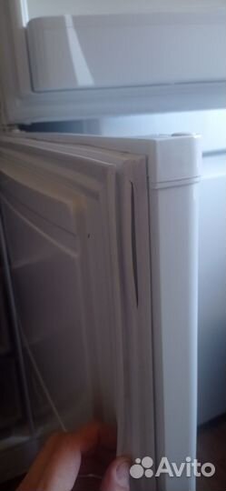 Продам холодильник бу indesit