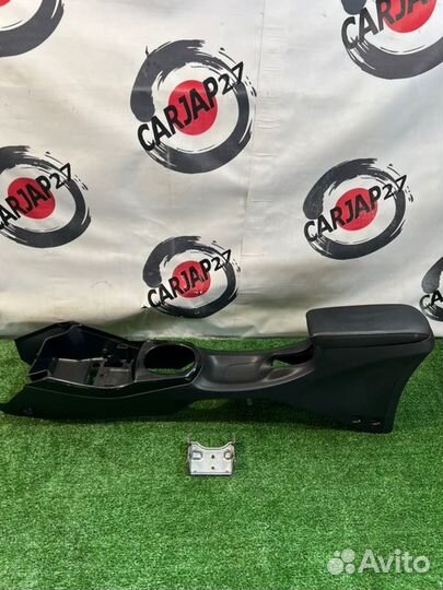 Подлокотник Honda Fit Shuttle GP2 LDA 2014