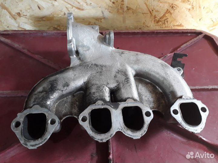 Коллектор впускной Volkswagen Passat B6 BLR 2006