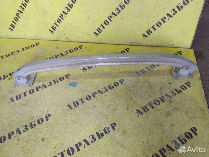 Усилитель заднего бампера Renault Megane 2